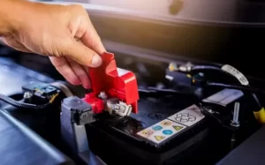 1. Mengapa Aki Mobil Sering Kehabisan Daya?2. Misteri di Balik Aki Mobil yang Cepat