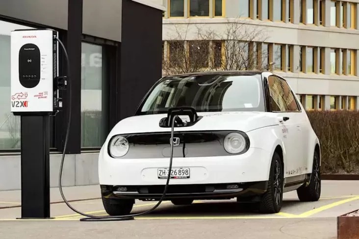 "Honda Berinovasi: Baterai Mobil Listrik Bisa Menempuh 1.000 Km Nonstop!"
