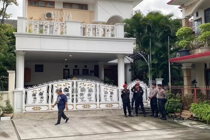 Penggeledahan Rumah Hasto Dinilai PDIP sebagai Aksi Pengalihan Isu OCCRP Jokowi