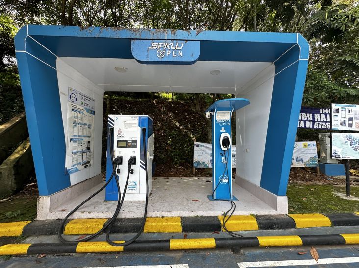 "Menuju Lebaran 2025, Jasa Marga Siapkan Kejutan di Rest Area dengan SPKLU dan Panel Surya"