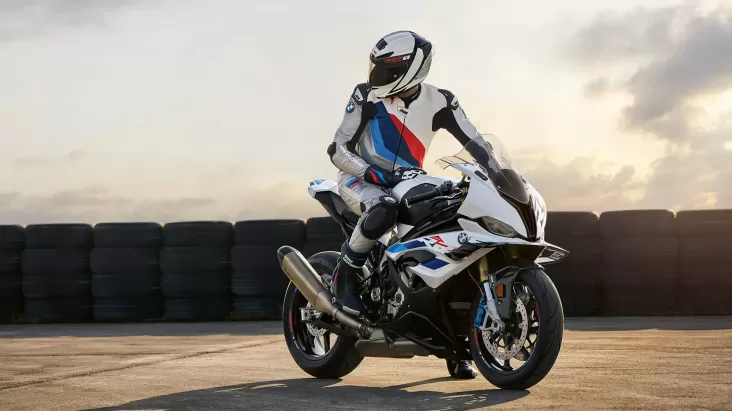 “WSBK Melarang Penggunaan Sasis BMW M 1000 RR, Apa Alasannya?”