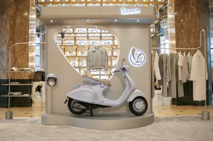 “Vespa 946 Snake: Edisi Terbatas dengan Sentuhan Elegan dari Kutub yang Dibuat Hanya 888 Unit”