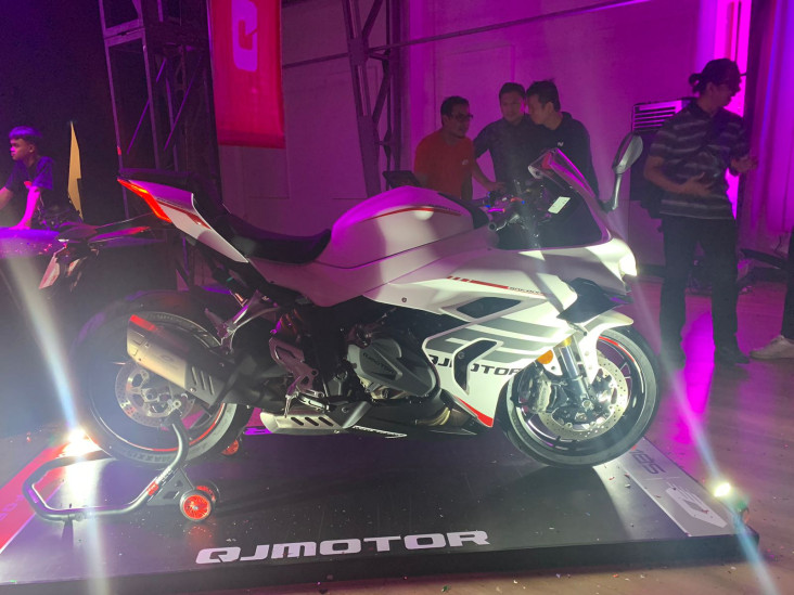 QJMotor Siap "Ngajak Goyang" Pasar Motor 250cc di Indonesia Lewat IIMS 2025