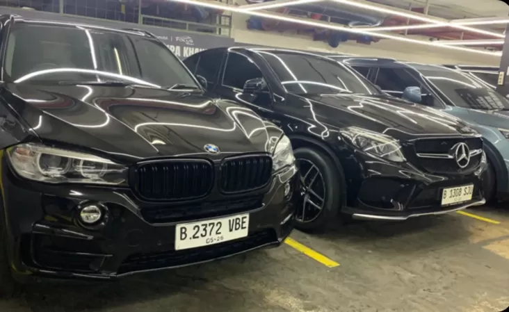 Tips Membersihkan Jendela Mobil Agar Tetap Bersinar Seperti Baru