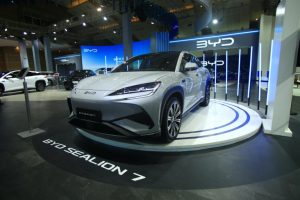 BYD Sealion 7 Menunjukkan Kemampuan Cerdasnya di IIMS 2025
