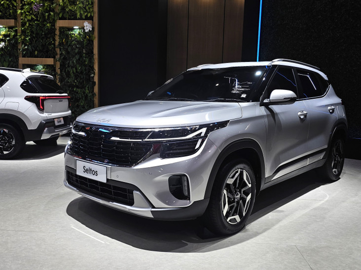 Tahun 2025, Kia Sonet dan Seltos Siap Menyapa Pengunjung IIMS dengan Fitur Terbaru, Termasuk Panoramic Sunroof dan ADAS yang Mengesankan