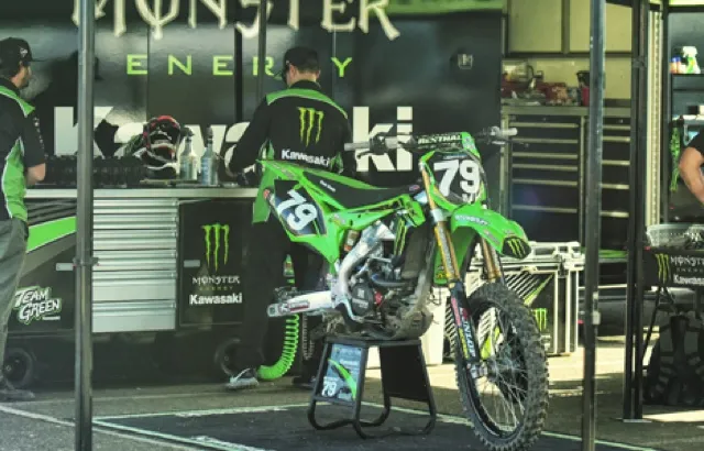 Kawasaki Siap Menggebrak Pasar dengan Motor 2 Tak Terbaru Tahun 2025, Apa Keunggulannya?