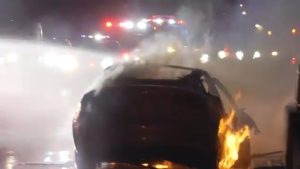 Kejadian Tragis Terulang, Mobil Listrik Tesla Kembali Terbakar dan Menelan Korban Jiwa