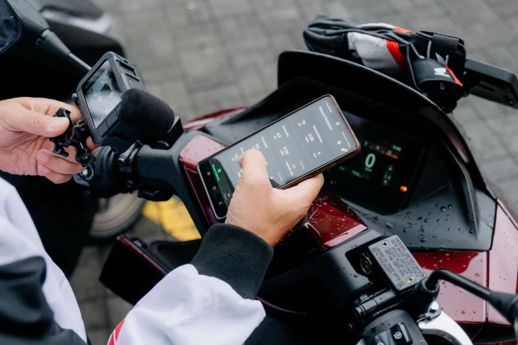 "Revolusi Motor Masa Depan: Honda PCX160 Dilengkapi dengan Fitur Smartphone!"