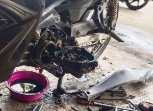 Mobil dan Motor Saling Berbagi Pertamax Oplosan Pertamina, Apakah Ini Tanda Kerjasama Baru?