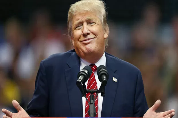 "Trump Menunda Pemberlakuan Tarif Impor setelah Didesak oleh Ford dan Stellantis"