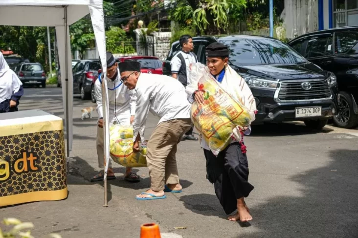 Pertamina Patra Niaga Berbagi Kasih dengan Anak-anak Yatim di Tengah Pandemi