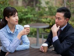 Tidak Main-main, Ini 8 Pembuka Percakapan yang Membuat Orang Terpikat