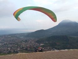 10 Wisata Alam Batu dengan Pemandangan Indah untuk Healing dan Liburan Keluarga