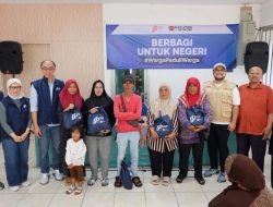 Ojek Online dan Warga Rentan Terima Bantuan Sembako dari Jaringan 98