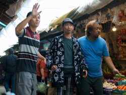 Ulasan ‘Pesugihan Sate Gagak’, dari Ritual Gila hingga Tawa yang Mengguncang Realitas