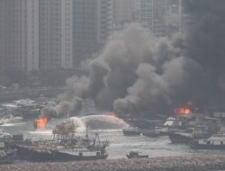 Fakta Terbaru Kebakaran Hong Kong, Kayu Bambu Jadi Penyebab Utama Api Meluas!