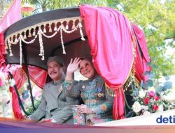 Haru! Bupati Klaten Menangis di Hari Guru 2025, Ini Alasannya!