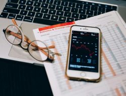 Pinjol Berkembang, Risiko dan Ilegal Mengancam