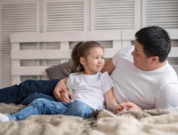 Jika Ingin Tenang sebagai Orang Tua, Hentikan 8 Kebiasaan Ini Menurut Psikologi