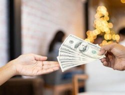 36 Pantun Tagih Utang, Pikiran Peminjam Tak Pernah Lepas