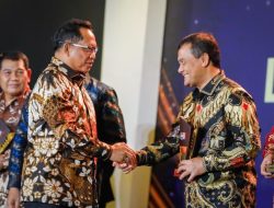 Pemprov Jateng Meraih Penghargaan Kesehatan Terbaik dari Kolaborasi Speling