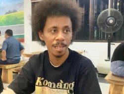 Saya Tak Ingin Azan Tertutup Lagu-laguku, Raim Laode Tutup Konser Tanpa Lagu Komang