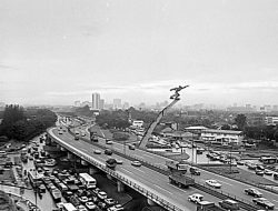 4 Dekade Perjalanan Ekonomi Jakarta: Dari Ibu Kota ke Kota Global