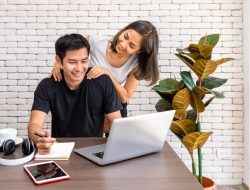 50 Kata-Kata Semangat Kerja untuk Pacar Penuh Perhatian