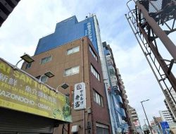 Dilarang Buang Air Kecil di Warung Ramen Halal Osaka