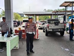 Jaga Kedamaian, Polsek Entikong Kawal Misa Natal 2025 di Gereja