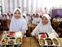 MBG Berbahaya untuk Lansia: Nutrisi yang Tepat Sangat Penting