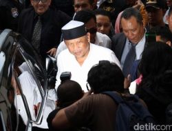 Elida Netti Bocorkan Identitas Saksi Ahli Eggi Sudjana