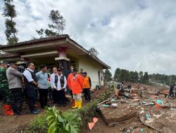 Wapres Gibran Pantau Bencana Banjir dan Longsor di Bandung Barat, Jamin Kebutuhan Warga