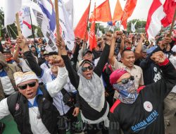 Potret Ekonomi RI: Tenaga Kerja Tidak Produktif, Pengangguran Tinggi, PHK Rekor