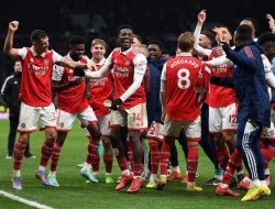 Pembaruan Liga Inggris: Arsenal Bawa Tottenham Turun Kasta? Liverpool Hampir Imbang