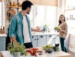 Lebih Suka Masak di Rumah? Ini 7 Kekuatan yang Sering Diabaikan Menurut Psikologi