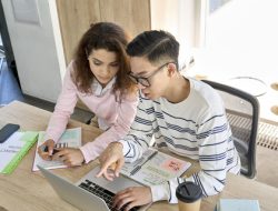 Gen Z dan Dunia Kerja: Bukan Manja, Tapi Perubahan Zaman