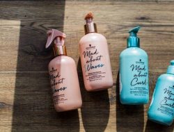 Cara menjaga rambut harum saat berhijab tanpa bau!