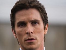 Sebelum Tampil Cantik 6 Jam untuk The Bride, Ini Daftar Film Christian Bale dengan Perubahan Fisik Ekstrem