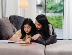 Jika Orang Tua Anda Memiliki Standar Tinggi, Ini 7 Sifat Pelindung yang Muncul Tanpa Disadari