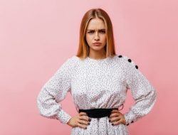 10 Ciri Ini Membuat Istri Terlihat Belum Dewasa, Pernikahan Jadi Berat