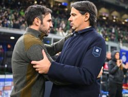 Cesc Fabregas Puji Performa Lariani yang Hampir Kalahkan AC Milan di San Siro