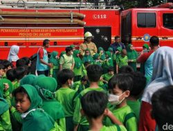 Siswa TK dan RA di OKU Timur Antusias Ikuti Edukasi Kebakaran saat Bermain Air