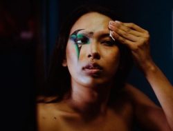 5 Cara Sederhana Menghilangkan Maskara Tahan Air