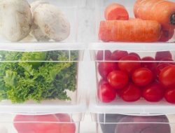 Jangan Asal! 7 Cara Menyimpan Sayur di Kulkas dengan Wadah
