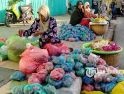 Ziarah Kubur Saat Lebaran: Tradisi Nyekar Penuh Makna Spiritual