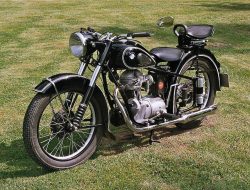 5 Motor Klasik Bernuansa Old Money, Termasuk BSA dan BMW