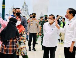 Pemimpin KAI Bawa Balita, Sapa Penumpang Langsung