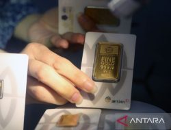 Harga emas Antam turun Rp21.000 per gram hari ini